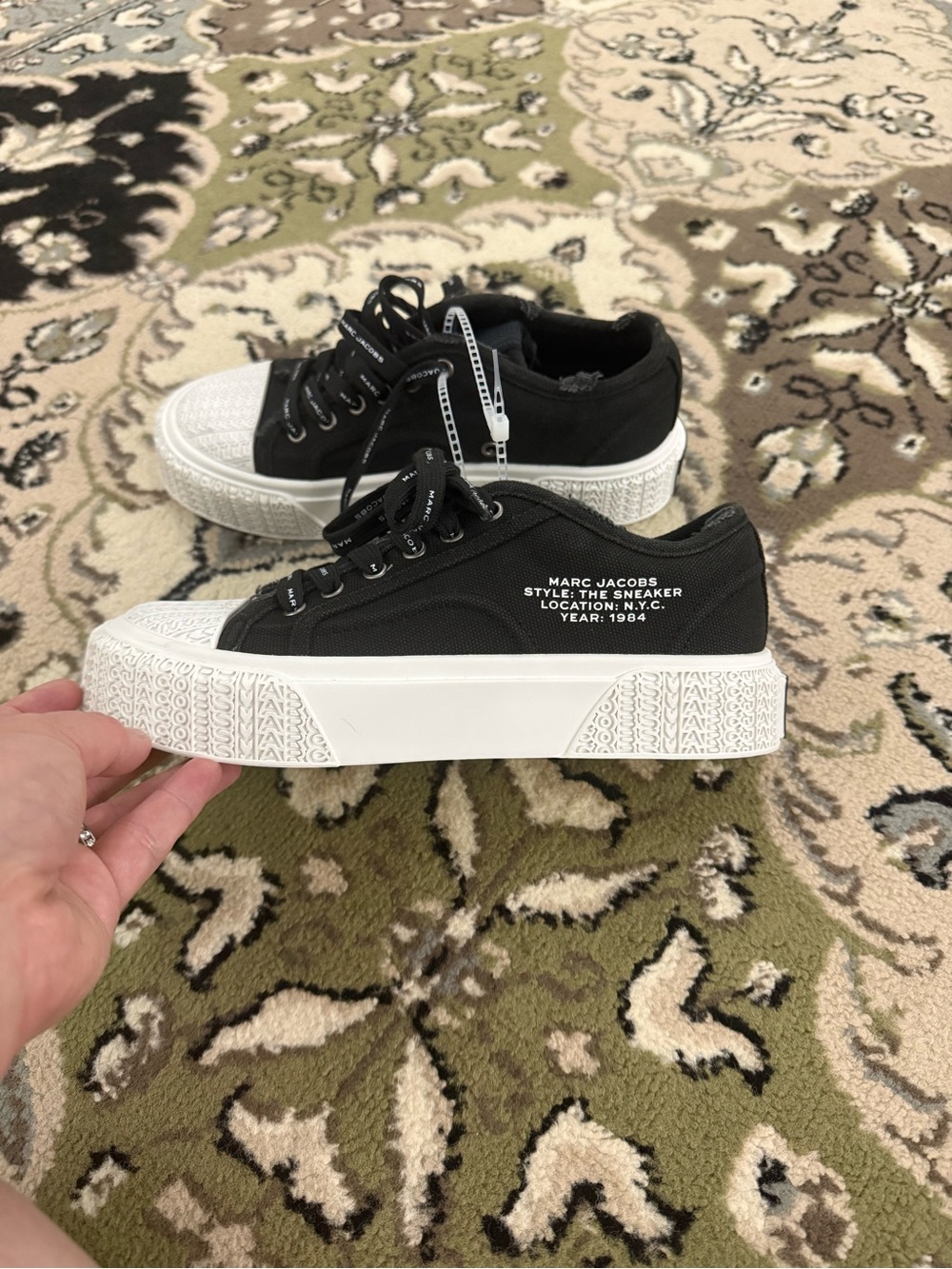 Marc Jacobs Black and White Platform Low-Top Sneakers size 5 for teens or women